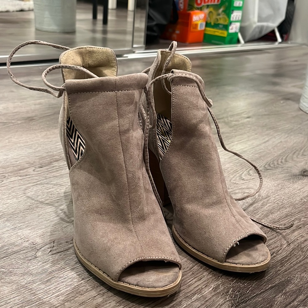 Qupid Lace Up heels